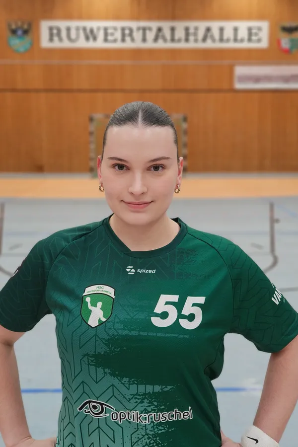 Carolyn  Schneider
